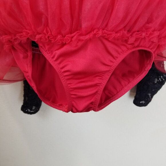 💃Girls Red & Black Lace, Velvet and Tulle Dance Costume Size CME💃 - Picture 7 of 8